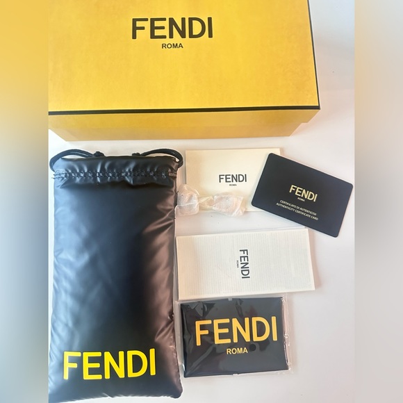 ❌SOLD❌ Auth Fendi white frame Fendi logo sunglasses - Picture 8 of 8